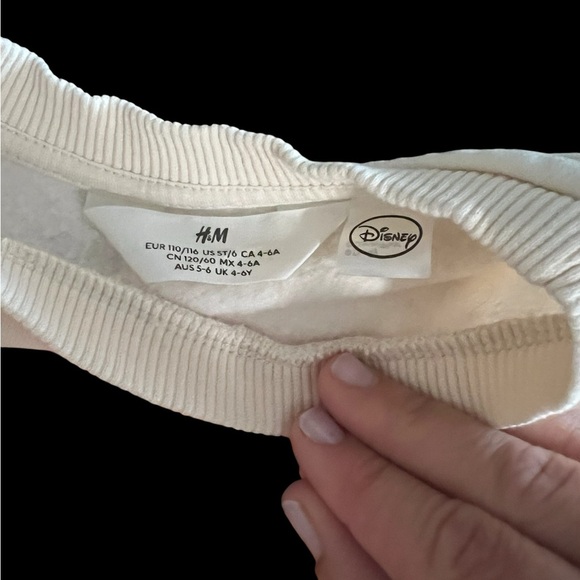 Minnie Mouse H & M Crew Neck Sweatshirt, Sequence, Girl’s Size 5 - Picture 3 of 3